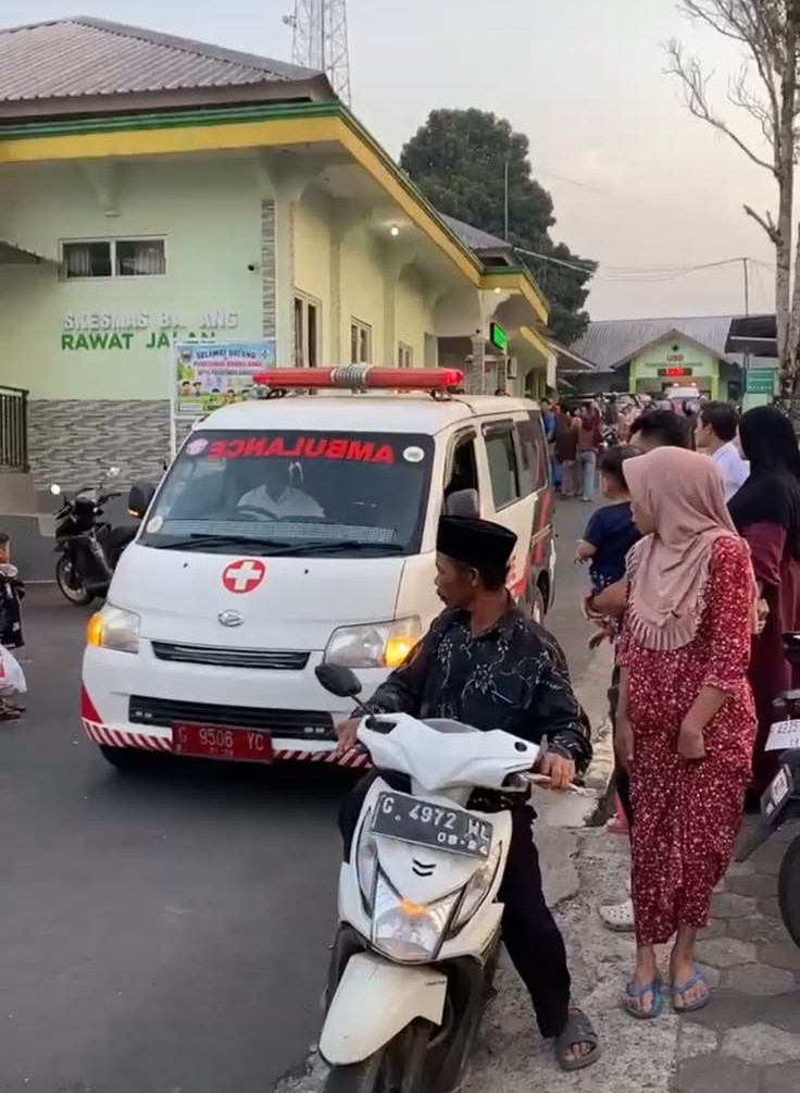 Bawang Gempar! Belasan Sekolah Lumpuh Diduga Keracunan Massal Program Makan Gratis!